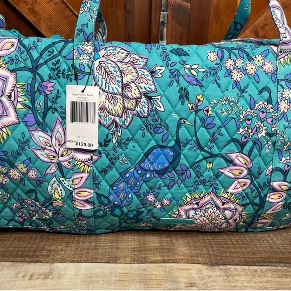 Vera Bradley Large Duffel bag in Peacock Garden NWT - Picture 3 of 4